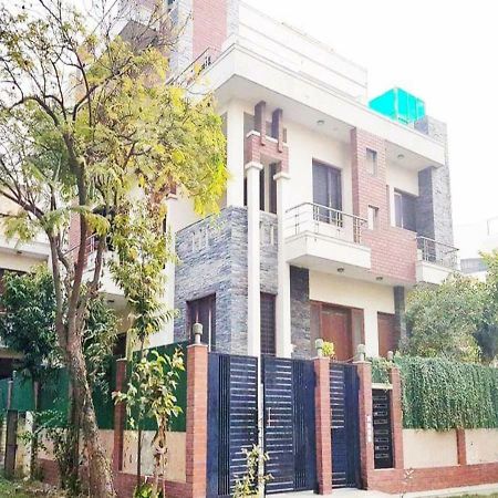 Hotel J P Residency Greater Noida Esterno foto