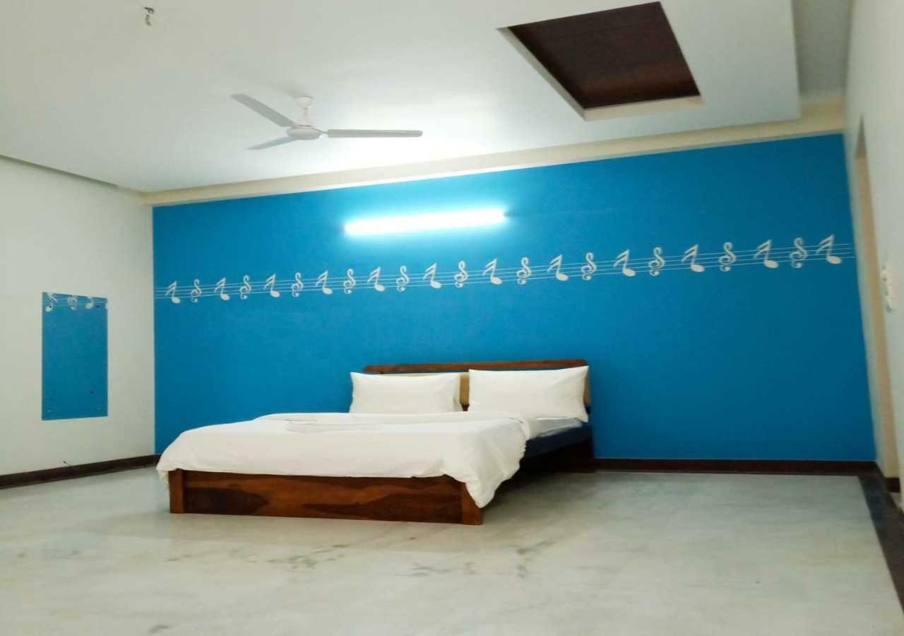 Hotel J P Residency Greater Noida Esterno foto