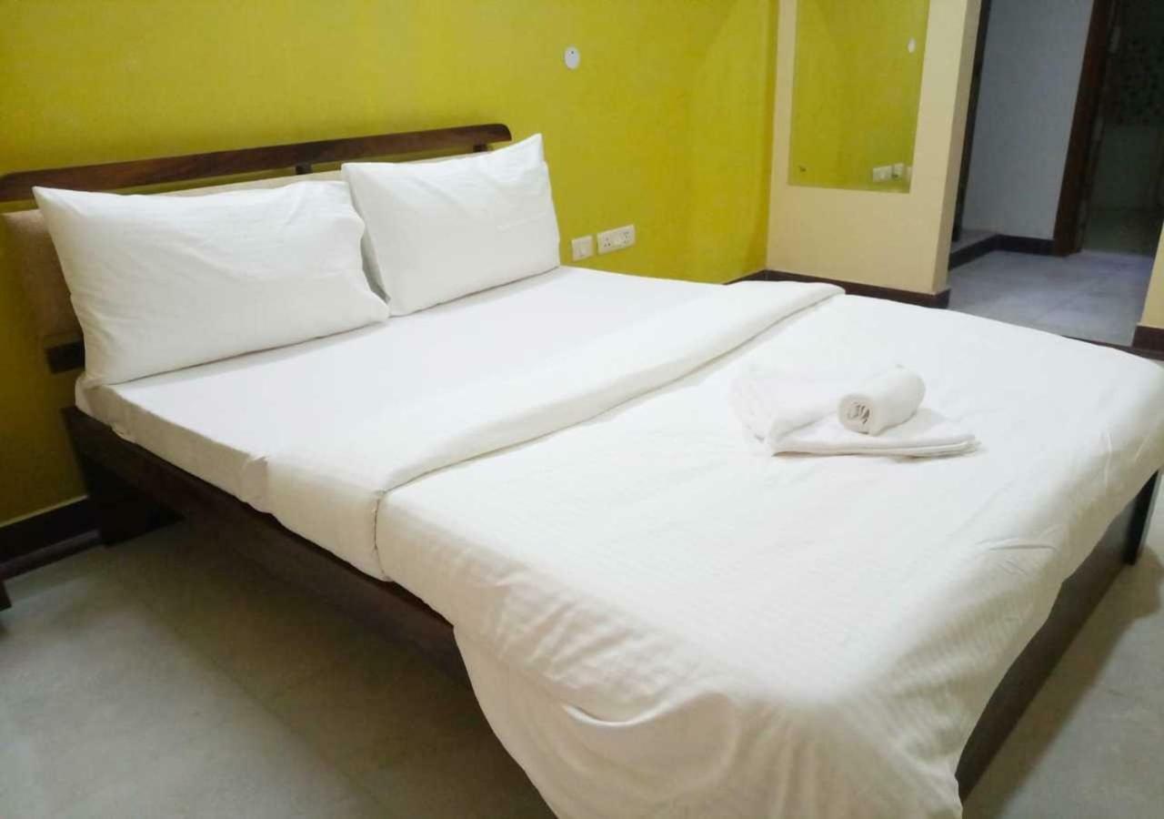 Hotel J P Residency Greater Noida Esterno foto