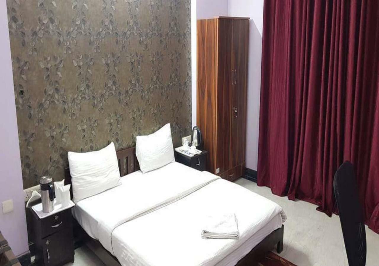 Hotel J P Residency Greater Noida Esterno foto