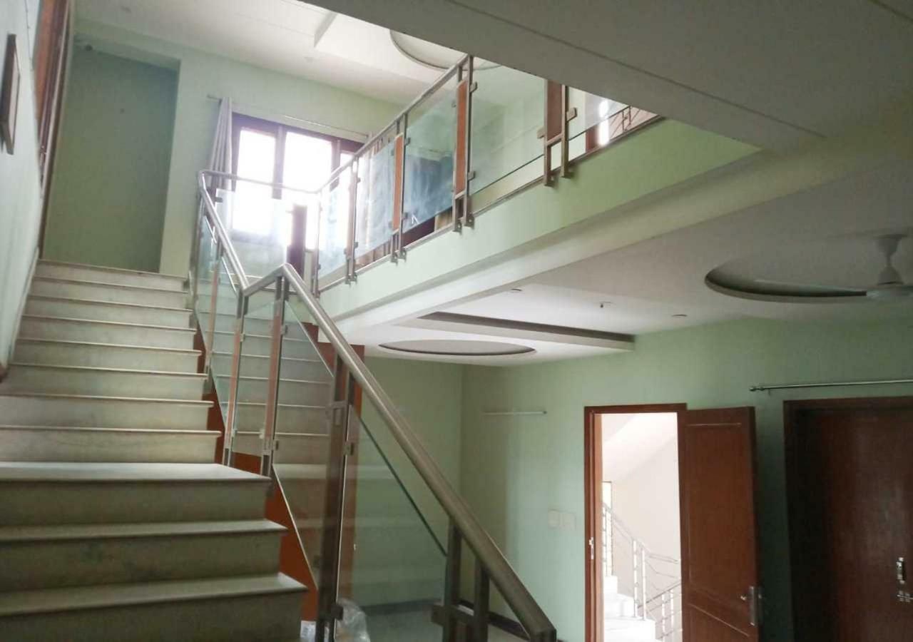 Hotel J P Residency Greater Noida Esterno foto