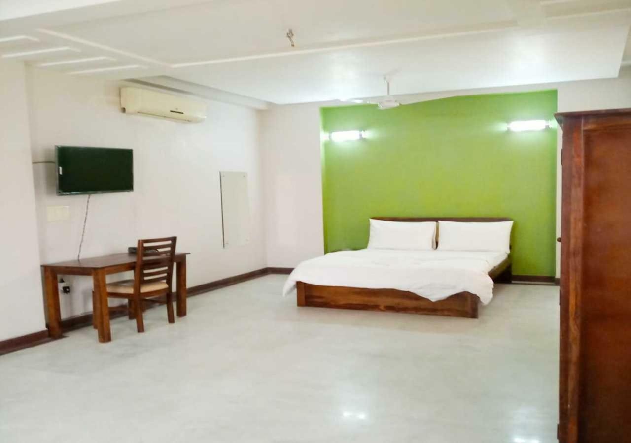 Hotel J P Residency Greater Noida Esterno foto