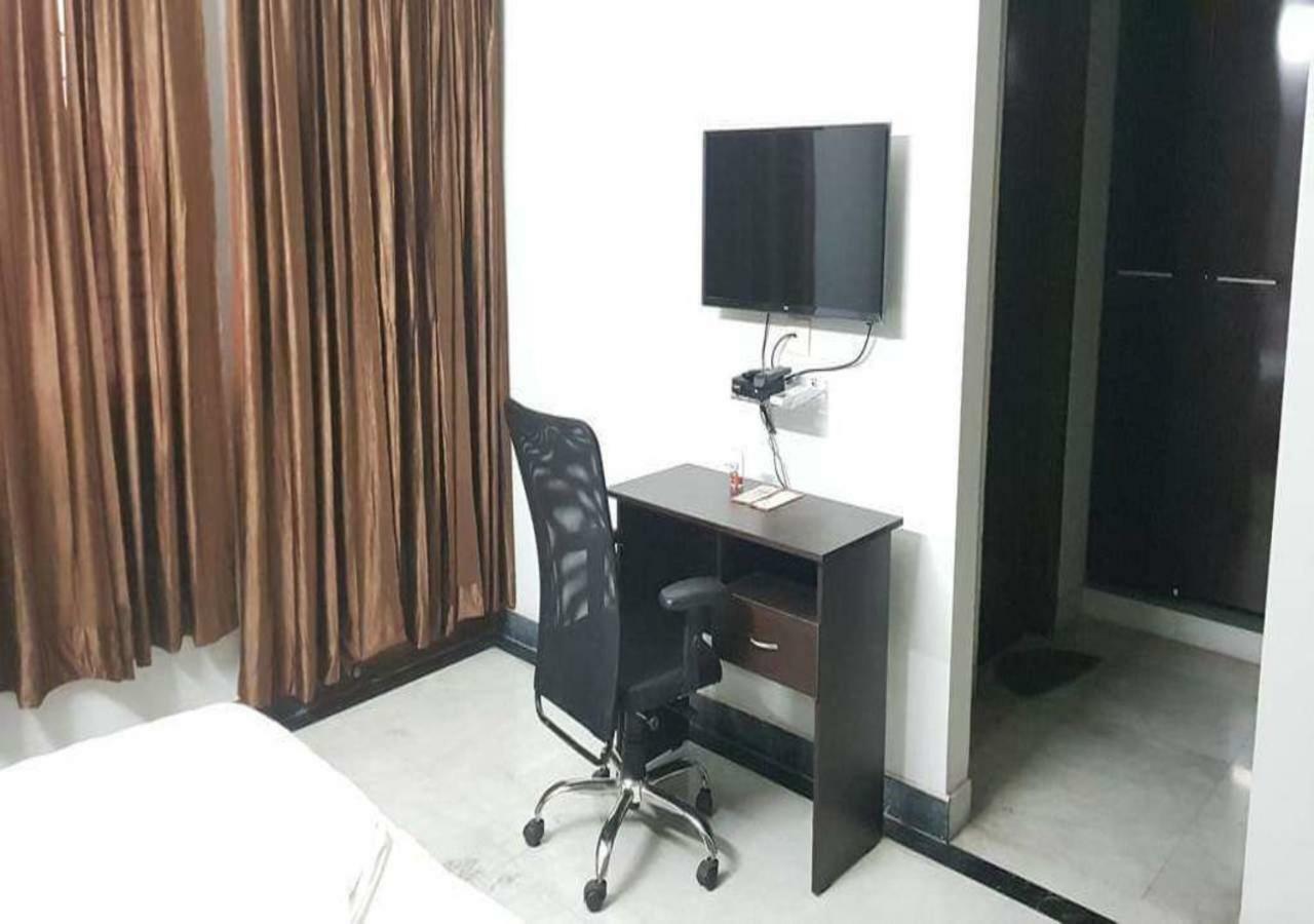 Hotel J P Residency Greater Noida Esterno foto