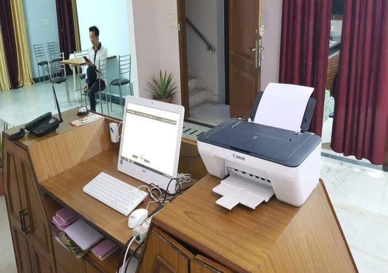Hotel J P Residency Greater Noida Esterno foto