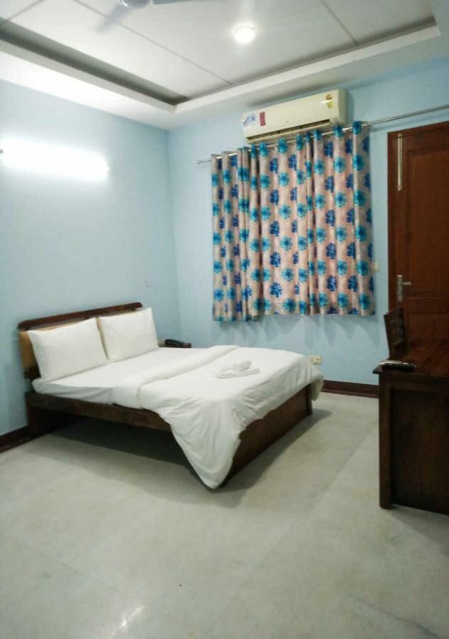 Hotel J P Residency Greater Noida Esterno foto